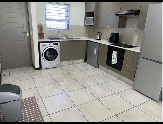 2 BEDROOM APARTMENT FOR SALE IN LONEHILL
